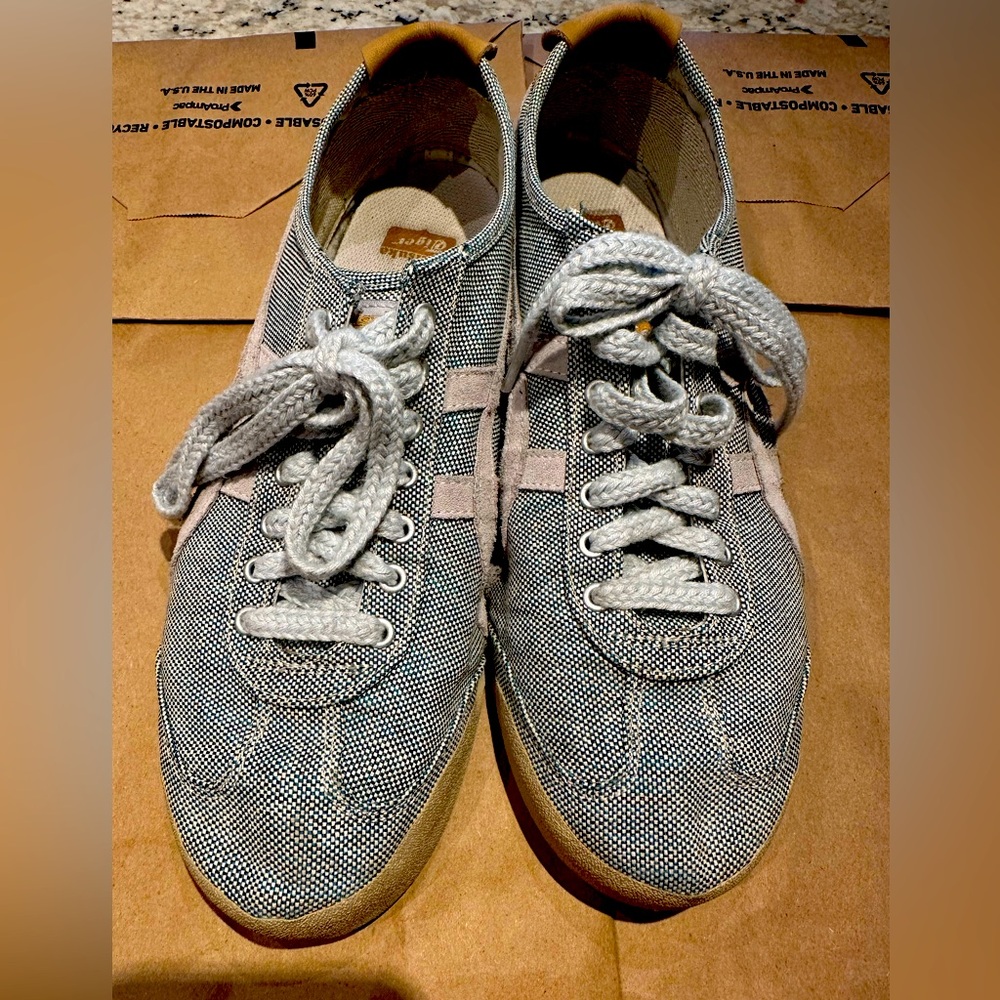 onitsuka tiger by asics shoes size 9